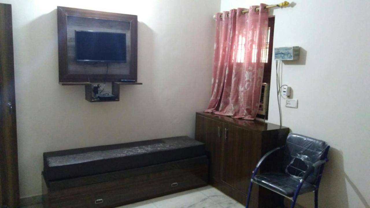 Basil Inn Home Stay Walking Distance From Taj Mahal Agra Agra  Exteriér fotografie